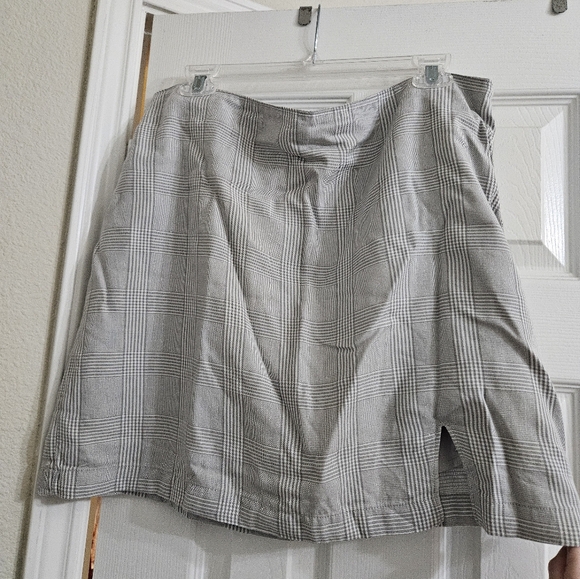 Abercrombie Grey Plaid Skirt With Small Slit - Picture 1 of 7